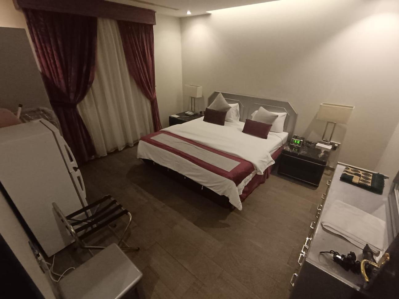 Sixty Three Hotel Suites Riyadh Bagian luar foto