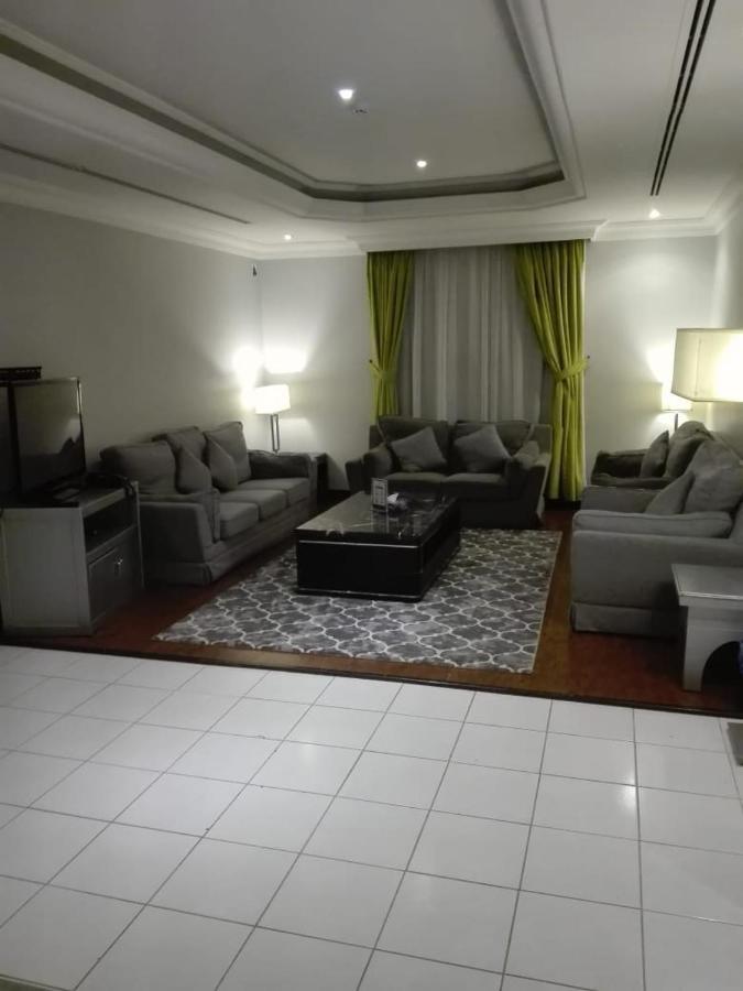 Sixty Three Hotel Suites Riyadh Bagian luar foto