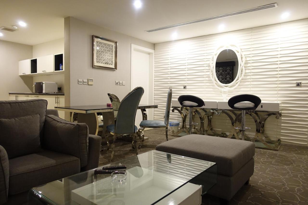 Sixty Three Hotel Suites Riyadh Bagian luar foto