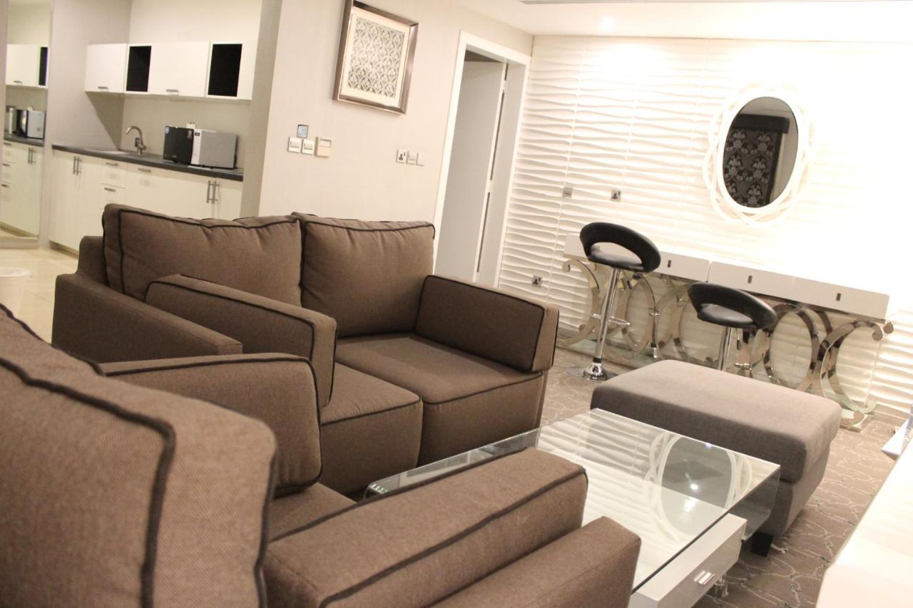 Sixty Three Hotel Suites Riyadh Bagian luar foto