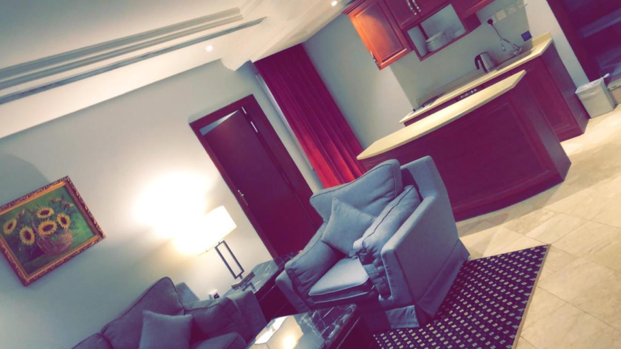 Sixty Three Hotel Suites Riyadh Bagian luar foto