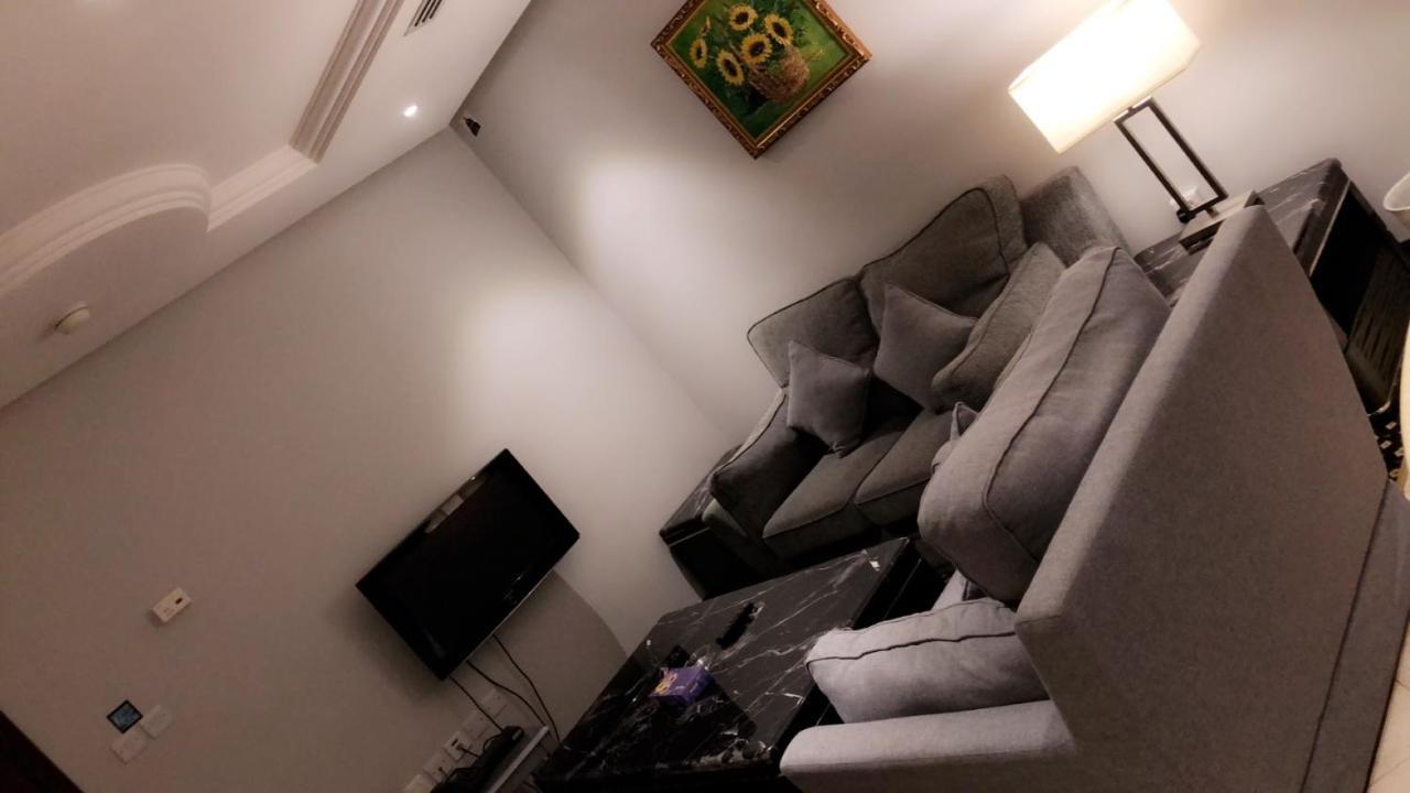 Sixty Three Hotel Suites Riyadh Bagian luar foto